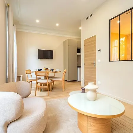 Neuf Quartier Pereire 아파트 *